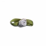 Roosje satijn licht grijs op blad 10 x 30 mm (ca. 25 stuks)