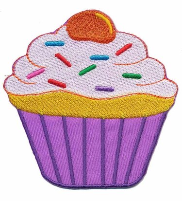 Opstrijkbare applicatie cupcake paars-wit (5 stuks)
